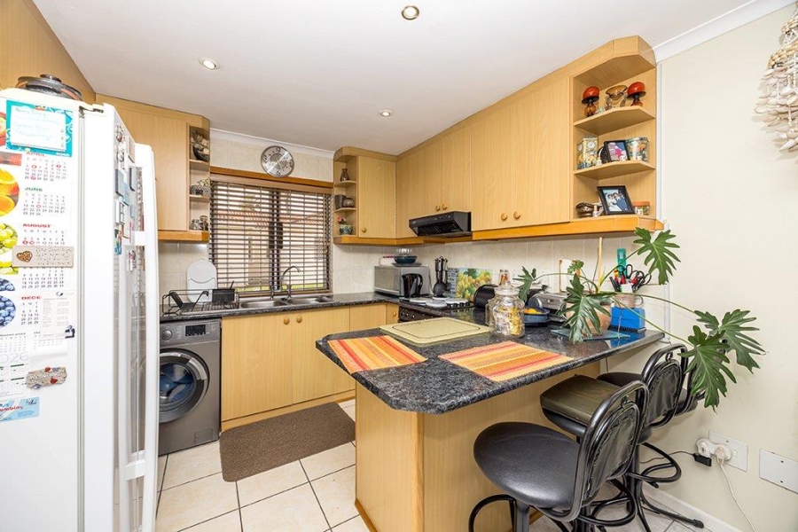 2 Bedroom Property for Sale in Bothasig Western Cape